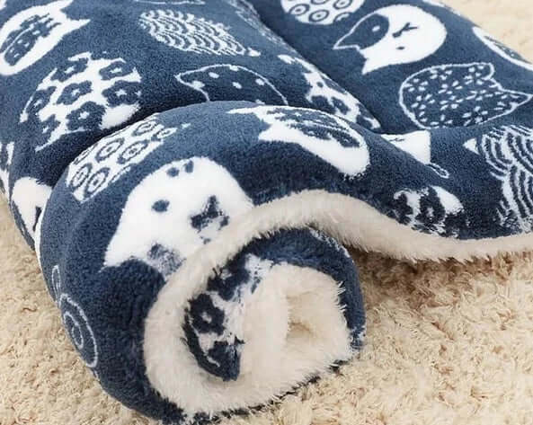 Cat Blanket Warm Soft Fleece – Cozy Snuggle Pet Throw