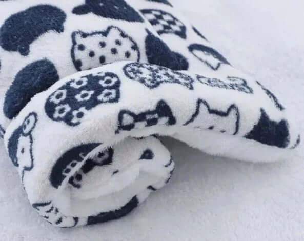 Cat Blanket Warm Soft Fleece – Cozy Snuggle Pet Throw